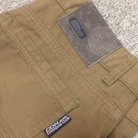 CDN Jeans Canadian Club Shorts - Picture 3 of 4